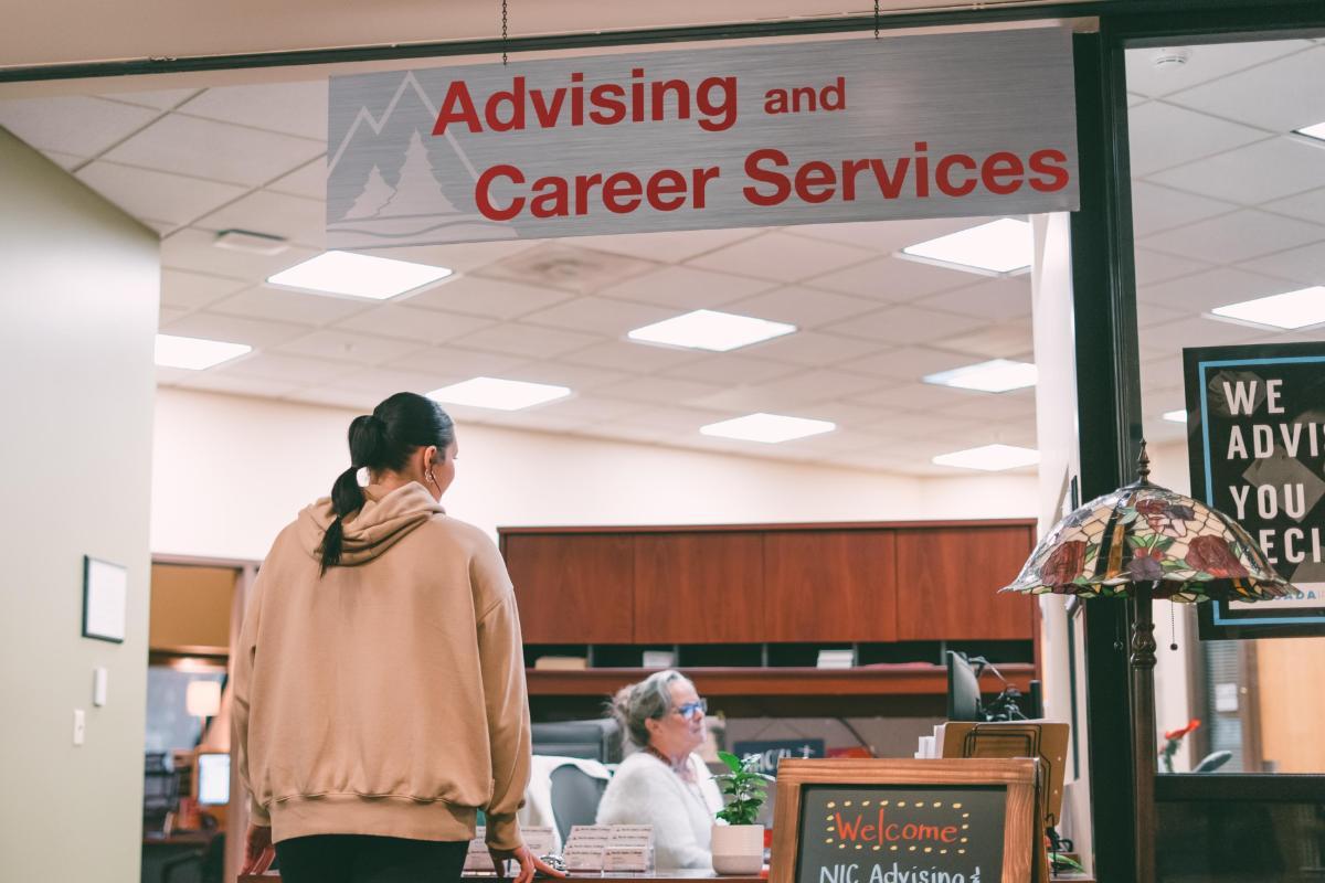1200x800 Advising and Career Services